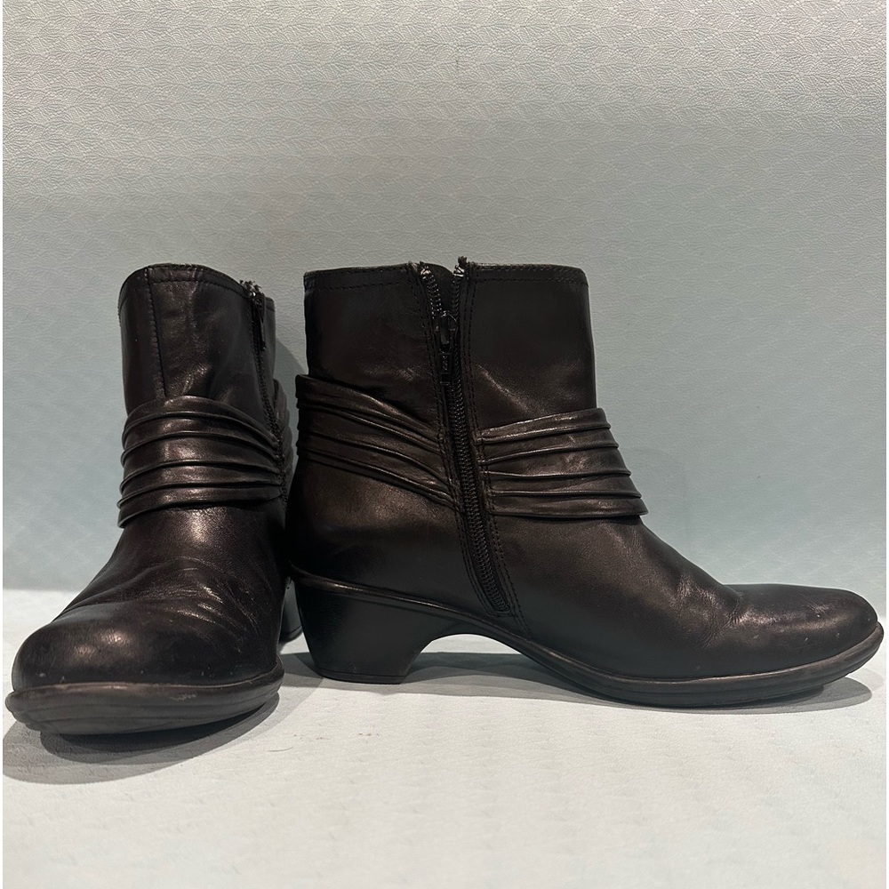 Clark short boots, size 9, very versatile